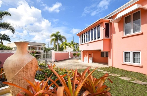 Hastings House | 3 Min Walk to Beach - Blessed Manor by Bluescape