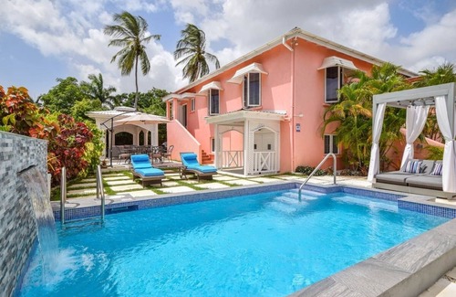 Hastings House | 3 Min Walk to Beach - Blessed Manor by Bluescape