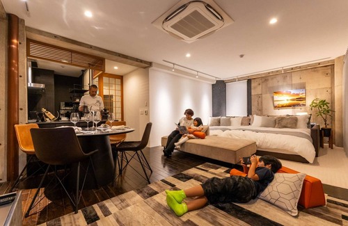 Kamakura Apartment | 3 minutes from Kamakura Station | 2 Queen Beds, 1 Single Sofa Bed | Up to 5 Guests