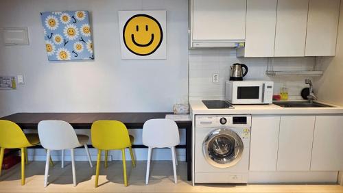 Cheongpa-dong Apartment | 3 minutes walk from Seoul station, new building, Raon402