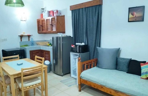 Malindi Apartment | 3 minutes walk to the beach, and the mall!