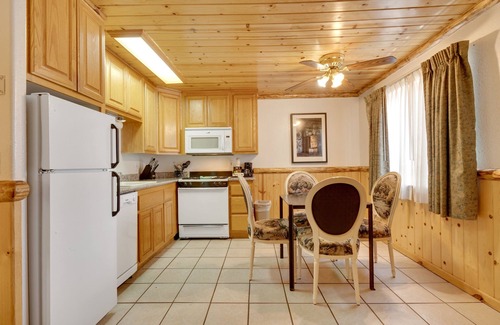 South Lake Tahoe Hotel | 3 Peaks Resort & Beach Club