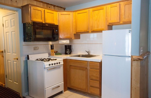 South Lake Tahoe Hotel | 3 Peaks Resort & Beach Club