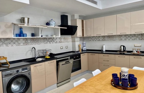 Amilcar House | 3 Pièces Avec Verrière Ouvrante