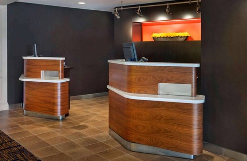 Woburn House | 3 Relaxing Units! FREE Parking, Pets Allowed, Close to Burlington Mall!