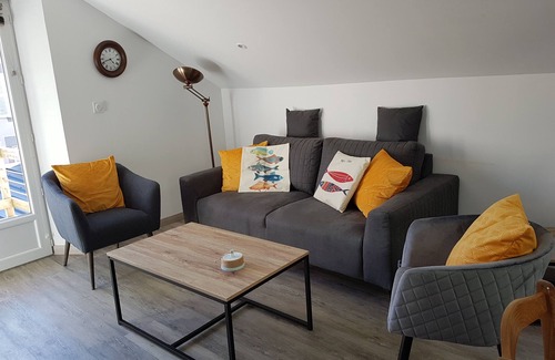 Saint-Vaast-la-Hougue Apartment | 3-room apartment center Saint Vaast la Hougue