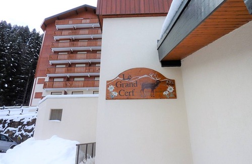 Station de Drouzin le Mont Apartment | 3-room apt with parking, ski-in/ski-out in Saint-Jean-d'Aulps