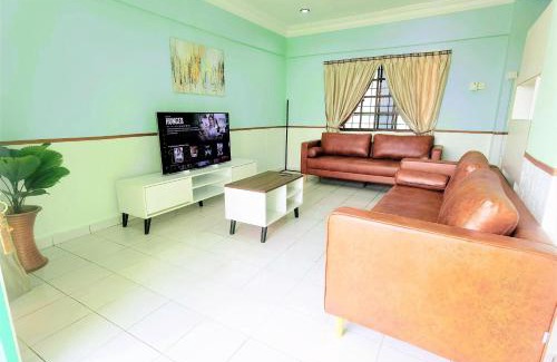 Bukit Jalil Apartment | 3 Rooms 2 parking 10pax PSR Comfy Sofa&Bed near MRT Eateries McD