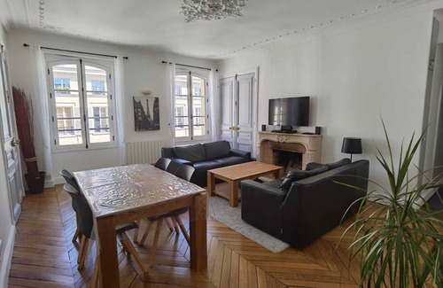 Saint-Louis Apartment | 3 ROOMS 4*, IN THE HEART OF THE HISTORIC DISTRICT OF VERSAILLES