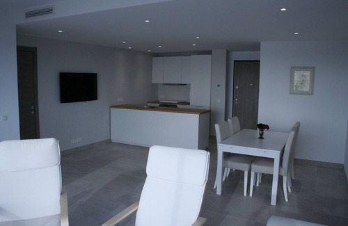 Espero-Pax Apartment | 3 rooms with sea view and large terrace 7 minutes from the beach