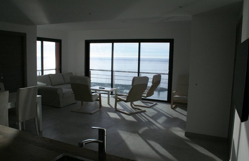Espero-Pax Apartment | 3 rooms with sea view and large terrace 7 minutes from the beach