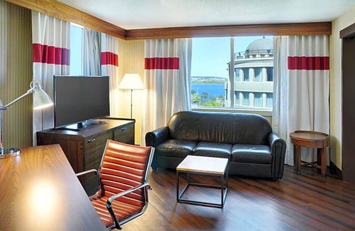 Downtown Halifax Hotel | 3-Star Hotel ∙ Four Points by Sheraton Halifax