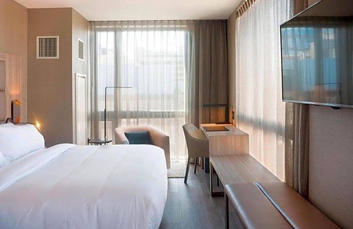 Shawmut Hotel | 3-Star Hotel ∙ AC Hotel by Marriott Boston Downtown