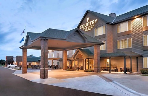 Mankato Hotel | 3-Star Hotel ∙ Country Inn & Suites by Radisson, Mankato Hotel and Conference Center, MN