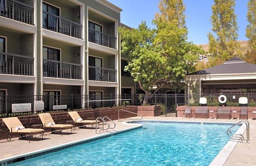 Larkspur Hotel | 3-Star Hotel ∙ Courtyard San Francisco Larkspur Landing/Marin County