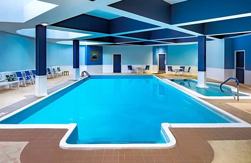 Nashua Hotel | 3-Star Hotel ∙ DoubleTree by Hilton Nashua