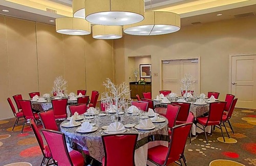 Elizabeth Hotel | 3-Star Hotel ∙ Embassy Suites by Hilton Newark Airport