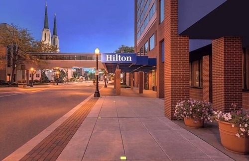 West Central Hotel | 3-Star Hotel ∙ Hilton Fort Wayne at the Grand Wayne Convention Center