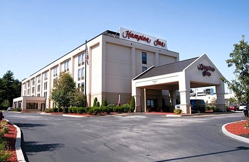 Braintree Hotel | 3-Star Hotel ∙ Hampton Inn Boston/Braintree