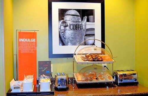 Bath Hotel | 3-Star Hotel ∙ Hampton Inn Bath - Brunswick Area, ME