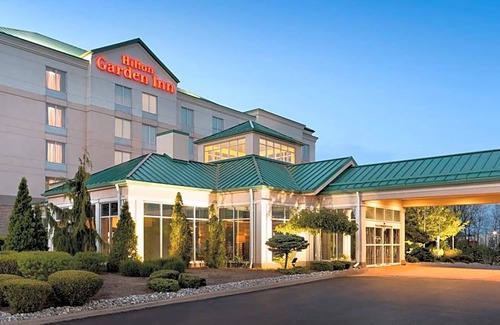 Glendale Hotel | 3-Star Hotel ∙ Hilton Garden Inn Niagara-on-the-Lake