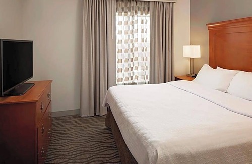 Portsmouth Hotel | 3-Star Hotel ∙ Homewood Suites by Hilton Portsmouth