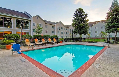 Kingwood Hotel | 3-Star Hotel ∙ Homewood Suites Houston Kingwood Parc Airport Area