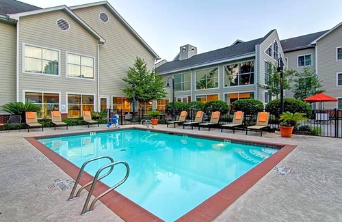 Kingwood Hotel | 3-Star Hotel ∙ Homewood Suites Houston Kingwood Parc Airport Area