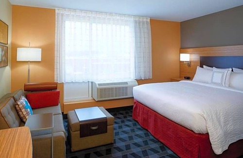 Forest Hills Hotel | 3-Star Hotel ∙ TownePlace Suites by Marriott Grand Rapids Airport