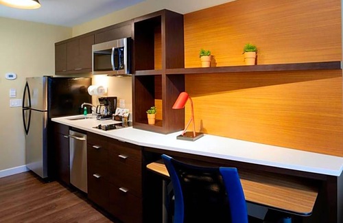 Forest Hills Hotel | 3-Star Hotel ∙ TownePlace Suites by Marriott Grand Rapids Airport