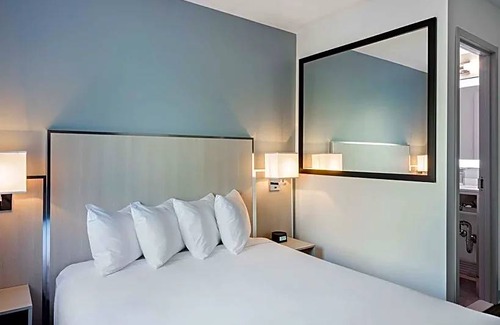 Bowery Hotel | 3-Star Hotel ∙ The Gatsby Hotel