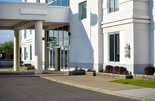 East Syracuse Hotel | 3-Star Hotel ∙ Embassy Suites Syracuse