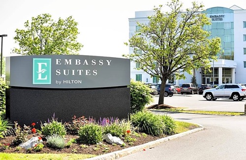 East Syracuse Hotel | 3-Star Hotel ∙ Embassy Suites Syracuse