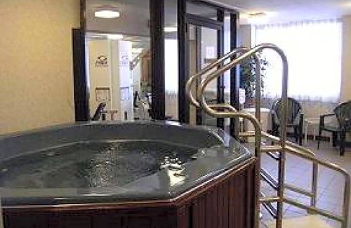 Nasons Corner Hotel | 3-Star Hotel ∙ Fireside Inn & Suites Portland