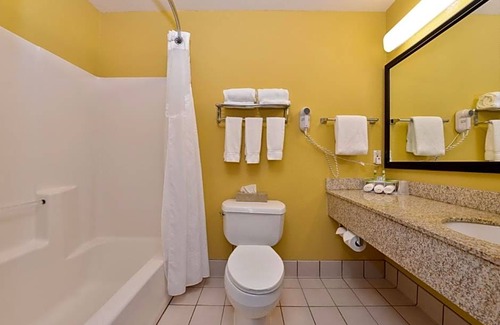 Stevens Point Hotel | 3-Star Hotel ∙ Holiday Inn Stevens Point - Convention Center, an IHG Hotel