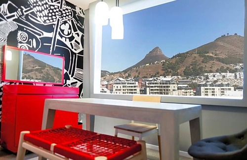 Silo District Hotel | 3-Star Hotel ∙ Radisson RED Hotel V&A Waterfront Cape Town