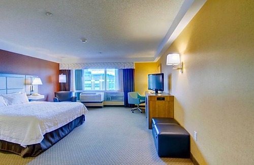 Harrison Lenox Hotel | 3-Star Hotel ∙ Hampton Inn & Suites Boston Crosstown Center