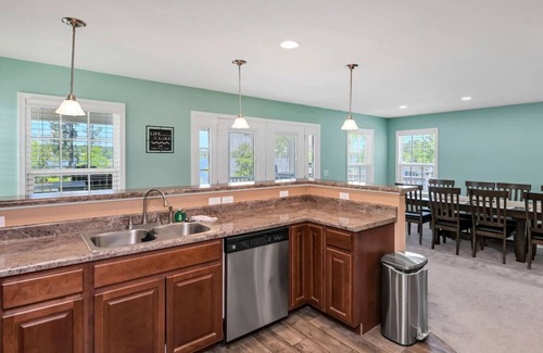 Leesville House | 3-Story at Saluda Shores | Sleeps 11