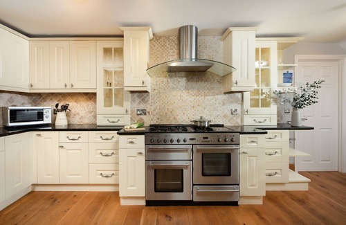 Lelant Apartment | 3 The Manor, Porthkidney Sands - a house that sleeps 8 guests in 3 bedrooms