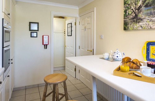 Burgh Island Cottage | 3 THURLESTONE ROCK, pet friendly, with pool in Thurlestone