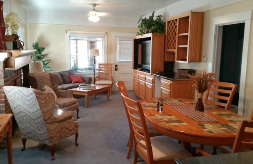 Downtown Klamath Falls House | 30+Day❤️of Downtown | SmartHouse | 4KTV | King, 2 Queens, Double + Twin | BBQ, P