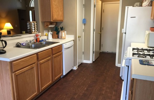 Stoney Ridge House | 30+ Days for Traveling Nurses, Doctors, Sales Groups, Home Buyers in Transition