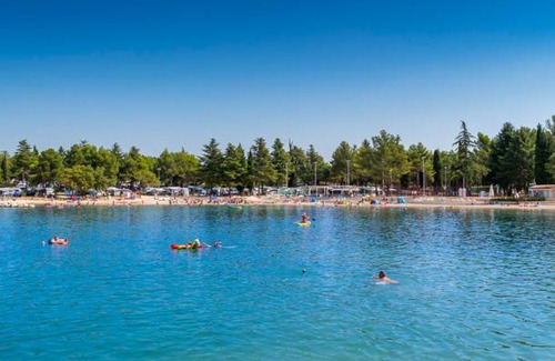 Municipality of Vrsar RV Rental | 30 m² Mobile home ∙ 3 bedrooms ∙ 6 guests