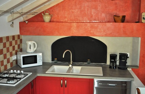 Chine House | 30 metres from the sea, traditional fisherman's cottage with sea-view terrace