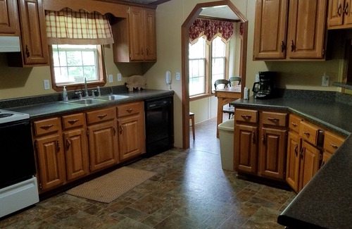 Pearisburg Cabin | 30 min from Blacksburg - Creekside Lodge on Walker Creek
