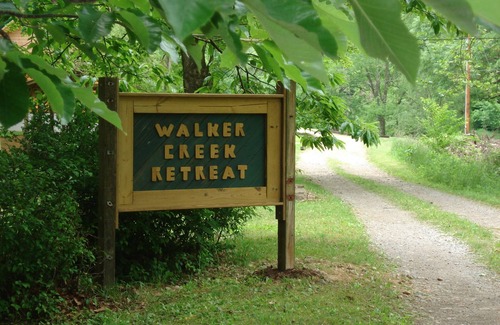 Pearisburg Cabin | 30 min from Blacksburg - Creekside Lodge on Walker Creek