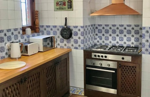 Recas Villa | 30 min from Puy de Fou. Swimming pool, bbcoa,A/C,free Wifi, garden, terrace with view