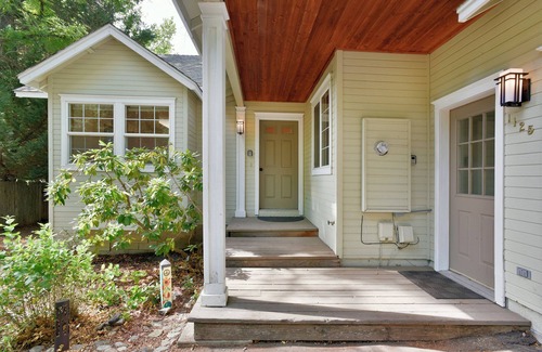 Mount Shasta House | 30 Night Minimum, Oak Street Retreat.