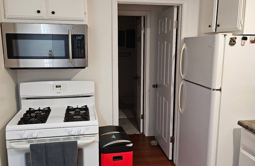 Ventura House | 30 Nights Minimum Stay/Nice 1-bedroom bungalow in Ventura close to everything