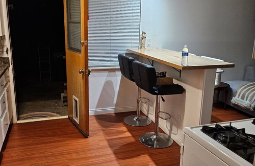 Ventura House | 30 Nights Minimum Stay/Nice 1-bedroom bungalow in Ventura close to everything